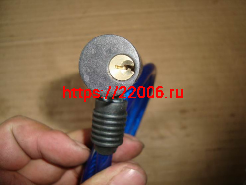 Замок для велосипеда с ключом тросовый 8х1000мм, два ключа, противоугонный (EWL-12) фото 2 Замок для велосипеда с ключом тросовый 8х1000мм, два ключа, противоугонный (EWL-12) фото 2